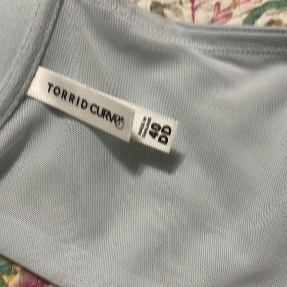 Torrid Curve Front Close Bra - Picture 2 of 9